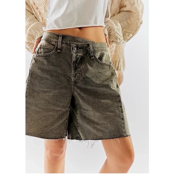 We The Free Pants - We The Free Shorts Women 26 Grey Boomerang High Rise Long Crossover Waist Denim